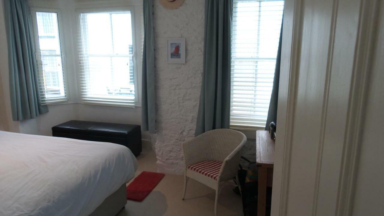 Foam Cottage Looe Bagian luar foto
